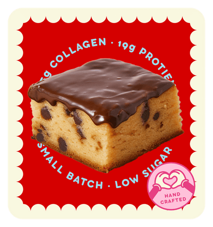 Delicious cookie dough blondie with chocolate topping, 19g protein, small batch, low sugar, featuring collagen.